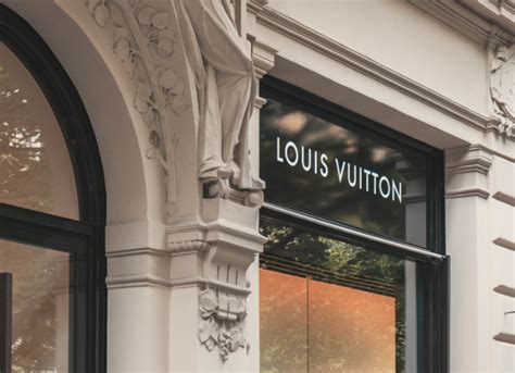 lvmh louis vuitton moët hennessy.